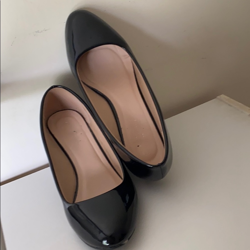 Patent black wedge